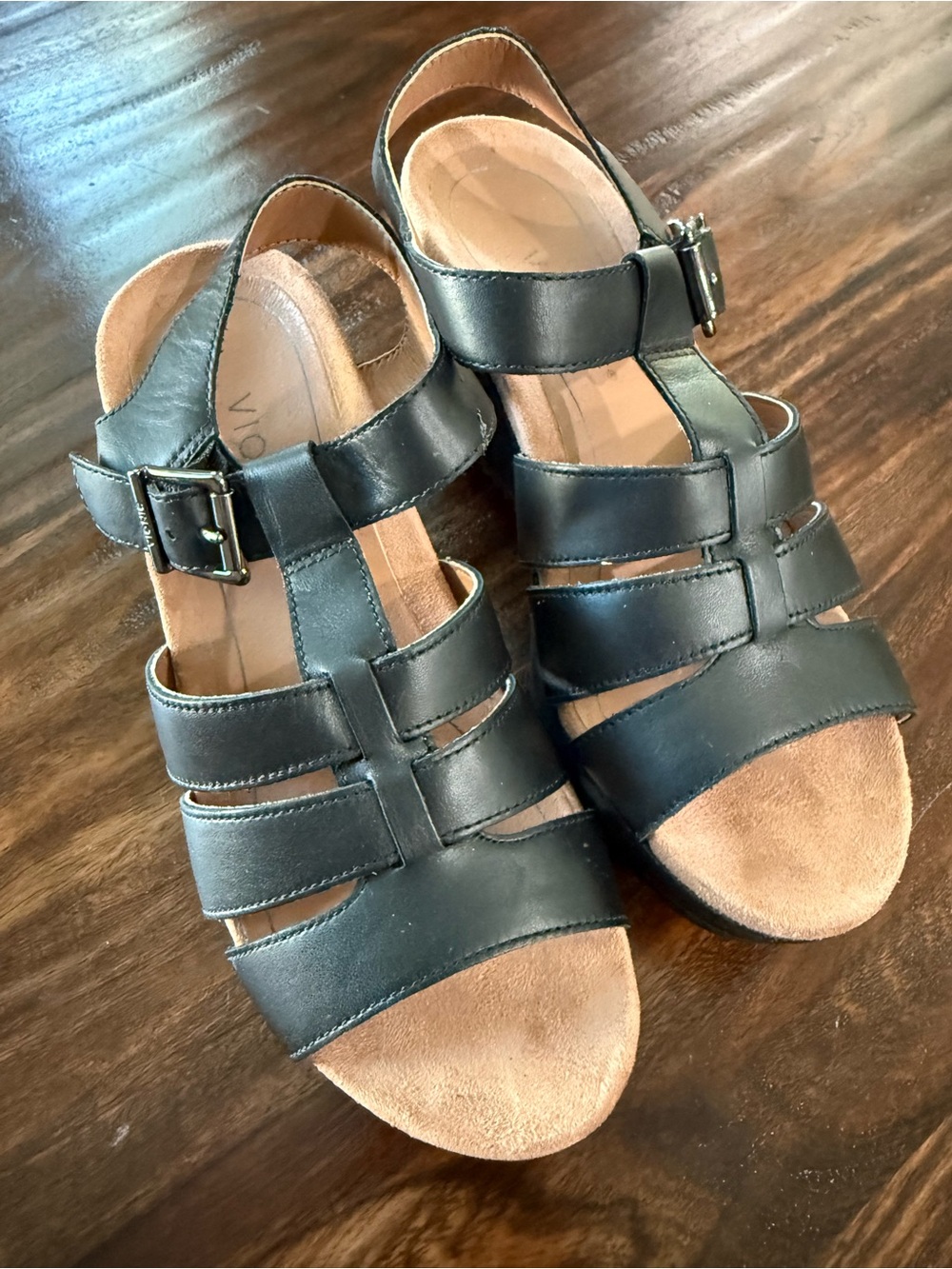 Vionic Tawny II Black Wedge Sandals Size 7